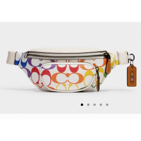 New Coach CJ682 Sprint Belt Bag 24 In Rainbow Signature Canvas Chalk Multi - Picture 1 of 5